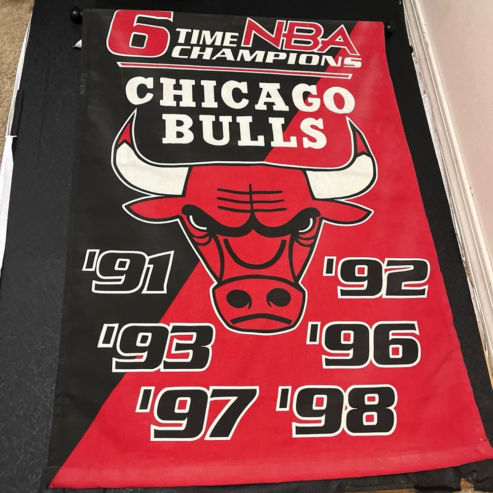 Chicago Bulls  6 Championship Banner 3 ft by 5 ft